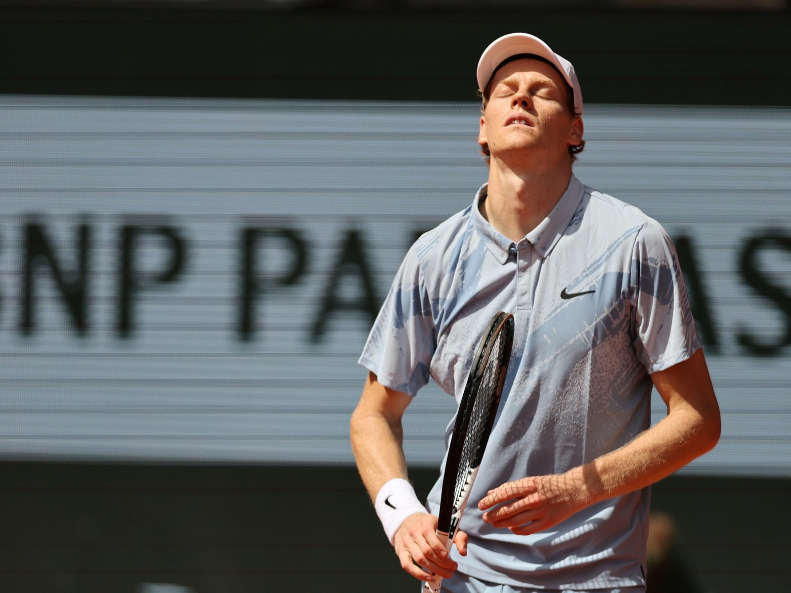 Jannik Sinner se bajó del ATP 500 de Pekín por lesión y sigue postergando su vuelta al circuito