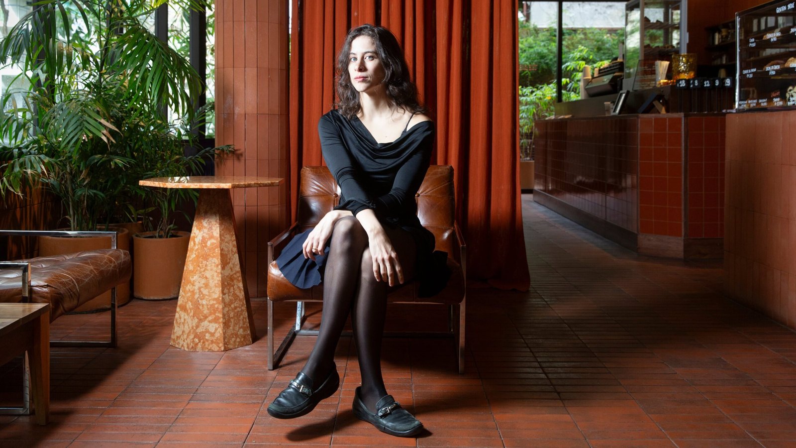 La escritora Julia Kornberg en el barrio porteño de Belgrano, el 25 de agosto.