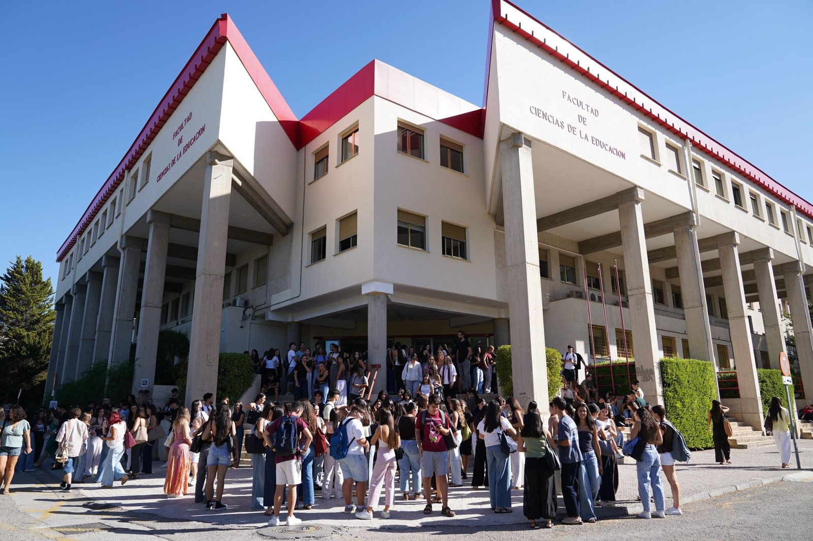 La Universidad de Granada cancela la estancia de tres estudiantes españoles en Morelos tras el asesinato de Claudia Tacoronte