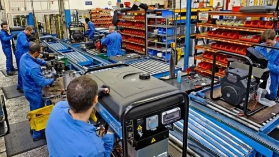La economía cayó 0,6% en el segundo trimestre del año según el INDEC