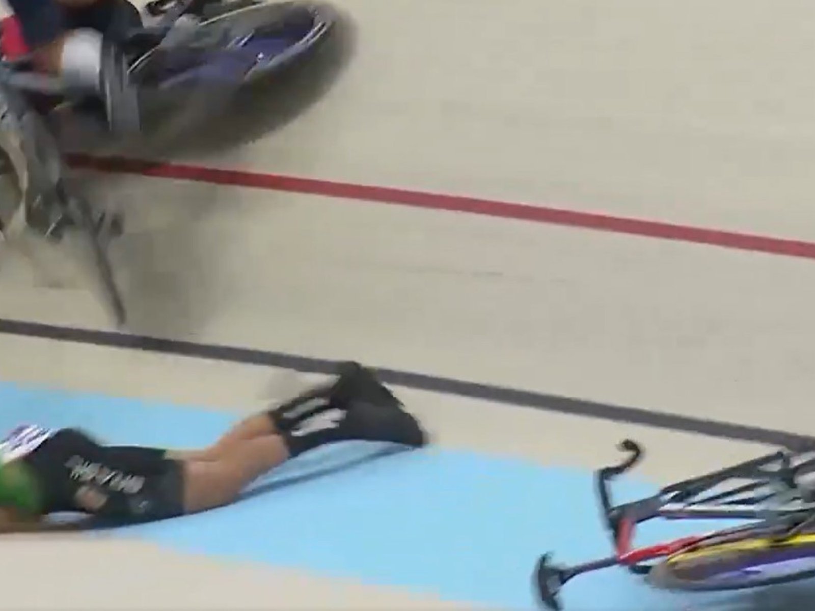 La impactante caída que asustó a todos en el ciclismo de los Juegos Suramericanos Santa Fe 2026