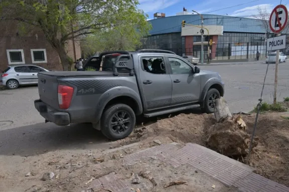 Les robaron las pertenencias de la camioneta a turistas bonaerenses que visitaban museo de Trelew