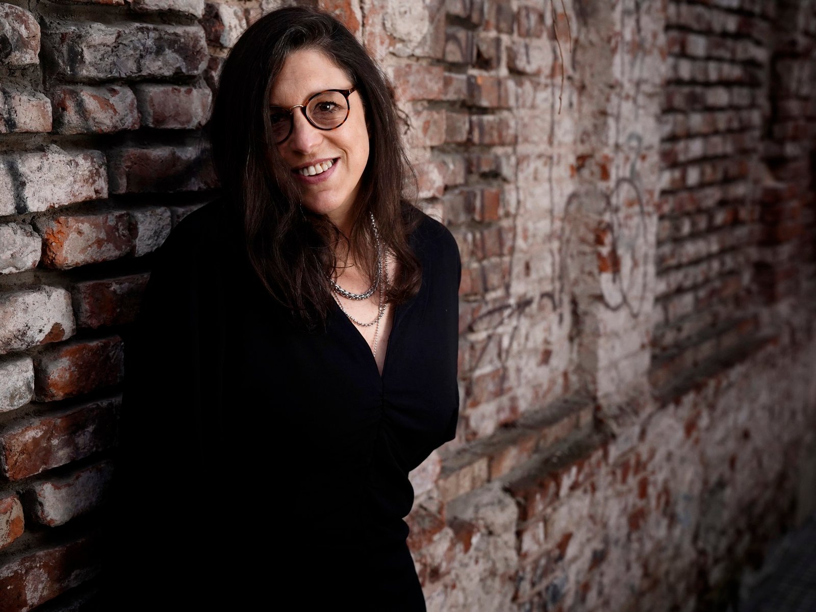 Más de 350 intelectuales respaldan a Ariana Harwicz tras su exclusión de un festival en Granada
