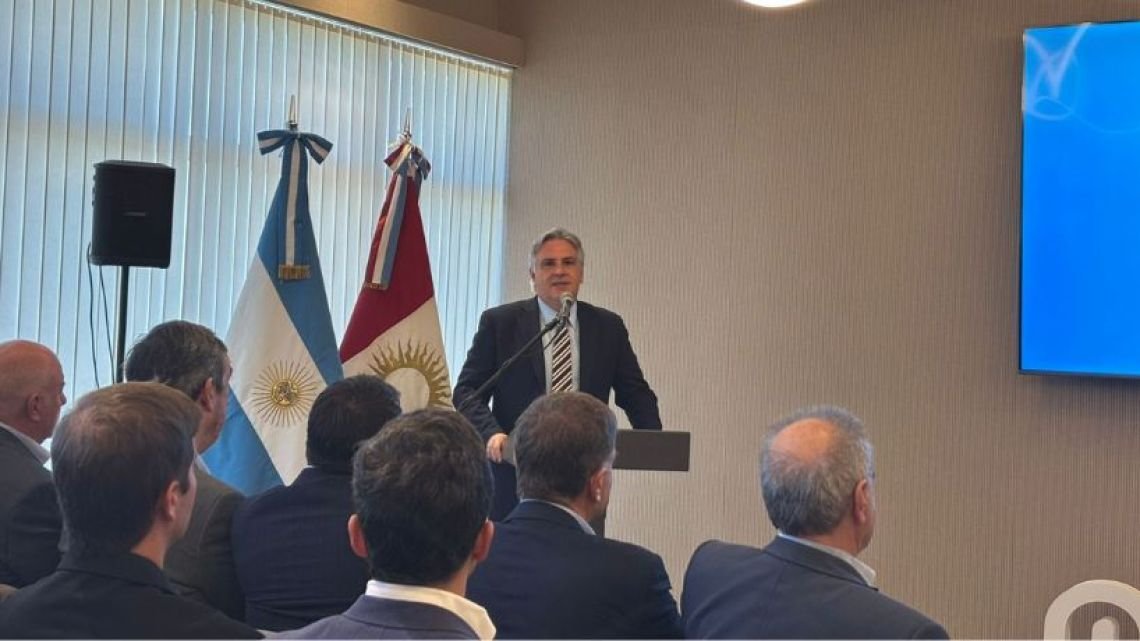 “No podés ser cordobés si no tenés una visión industrial”: Llaryora anunció una nueva ley