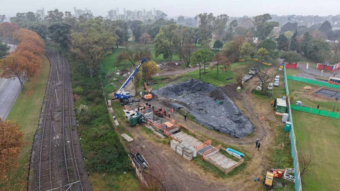 Por la llegada de “El Niño”, el Gobierno porteño avanzó con la limpieza del arroyo Cildañez