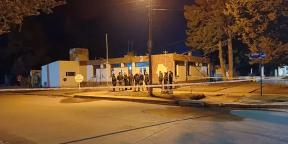 Prendió fuego un colchón para reclamar un traslado y murió junto a otro detenido