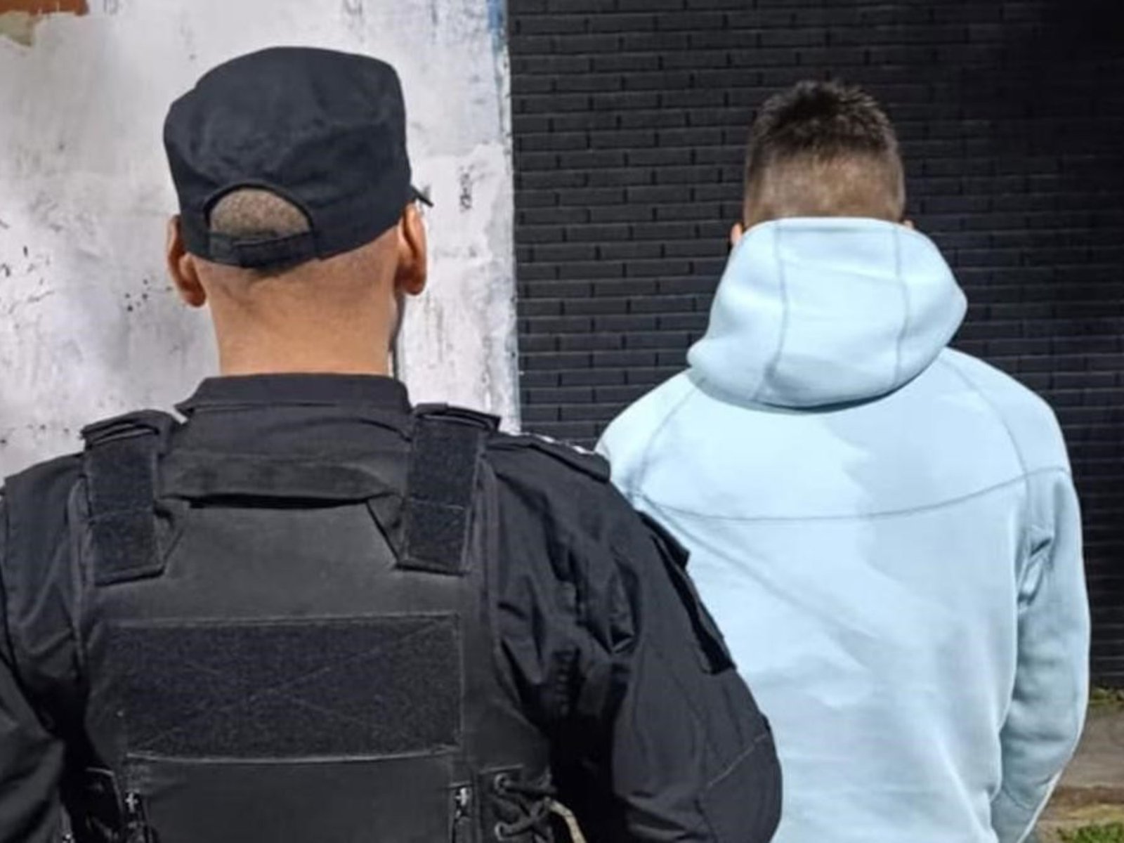 Quién es el futbolista de Newell's que fue detenido tras ser descubierto con un arma cargada en un auto