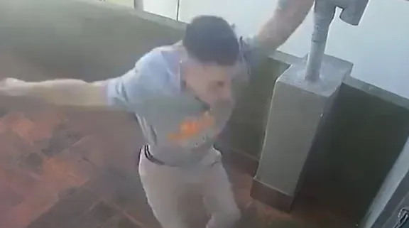 Quiso escapar de la Policía, saltó desde un tercer piso y se fracturó la espalda