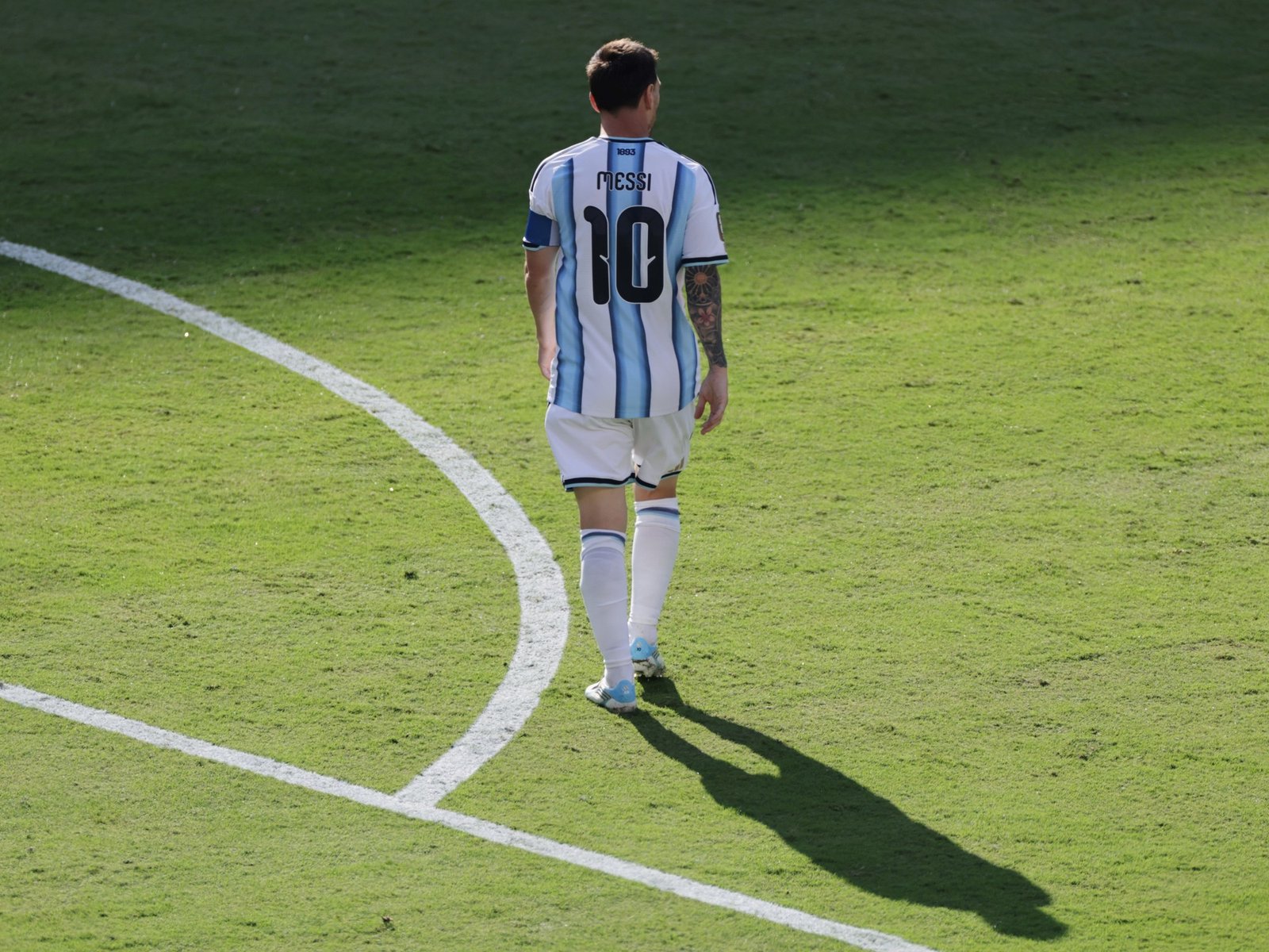 Scaloni guarda la 10 pero cuatro jugadores pelean por quedarse con esa camiseta