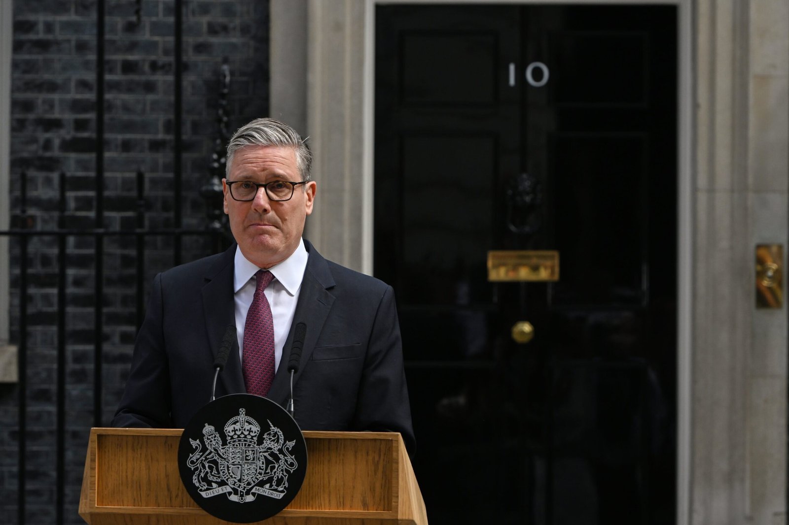 Starmer deja la política doméstica seis semanas después de su precipitada salida del poder