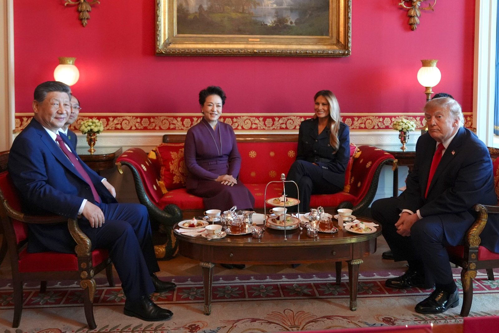 Trump y Xi sellan su ‘entente cordiale’ tras tres días de gran pompa y escasa sustancia