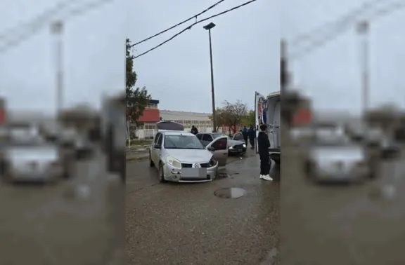 Un joven fue derivado al Regional tras una violenta colisión en el barrio Pueyrredón