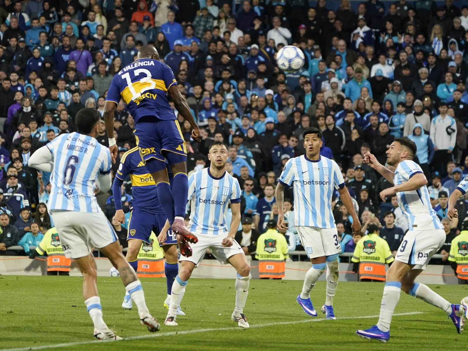 caía 2-0 y lo remontó con un hat-trick de Enner Valencia