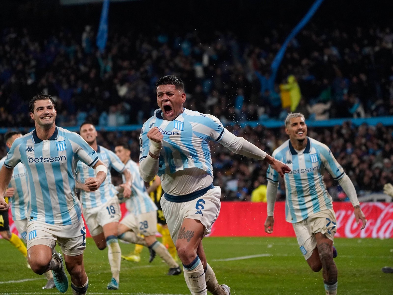 la estrategia para que Milito lo deje volver a Estudiantes