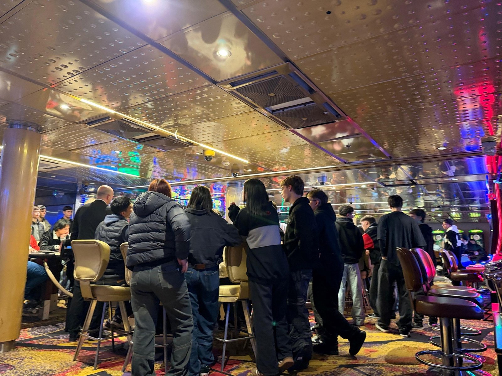 la previa de los jóvenes ahora se hace en el casino y qué pasa después en los boliches