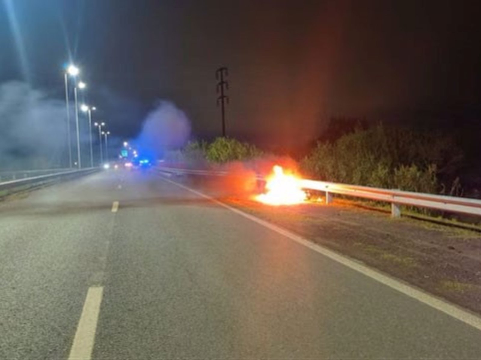 le dio positivo el control de alcoholemia y prendió fuego el vehículo