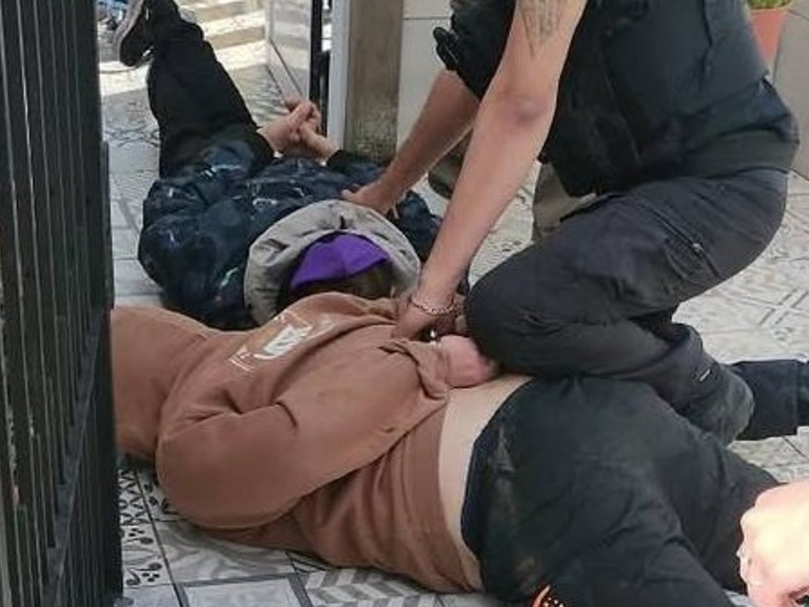 le disparó a un hombre y tenía pedido de captura por robo