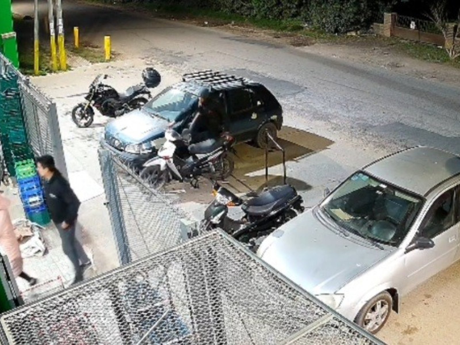 pidió ayuda a un camionero y fue interceptado cuando iba a bordo del camión