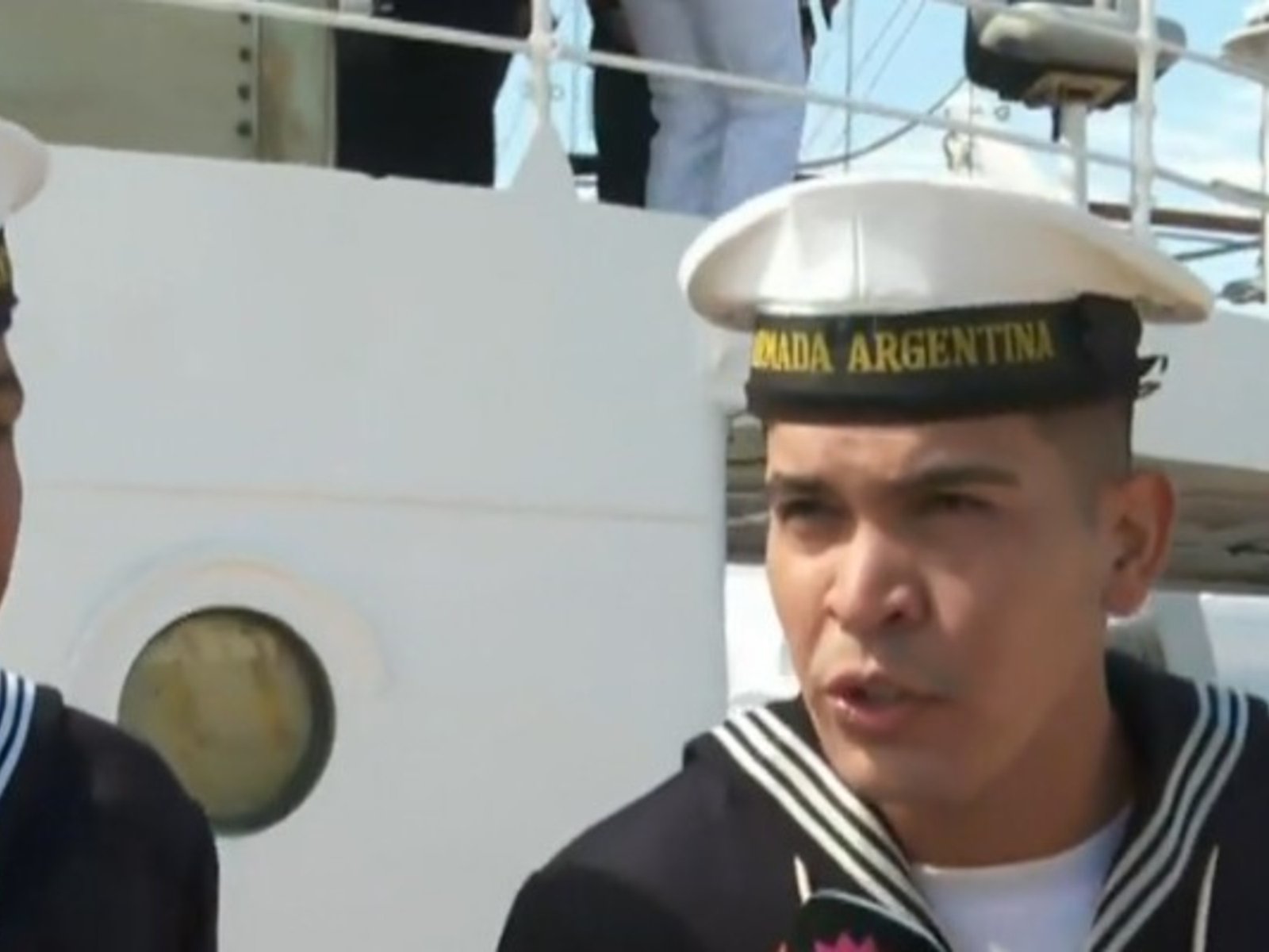 un marino fue papá a miles de kilómetros y presenció el parto por videollamada