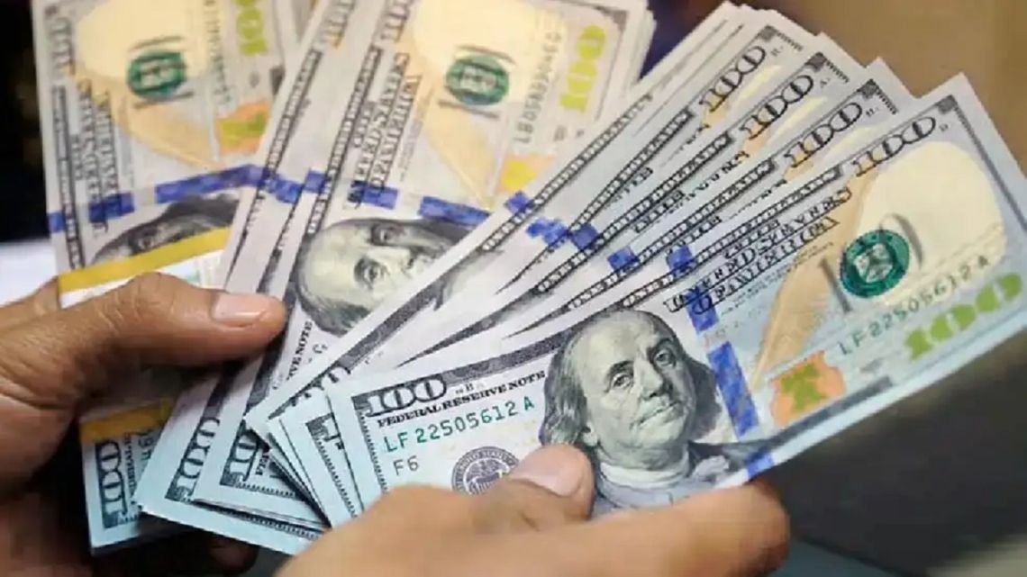 A cuánto cotiza el dólar blue hoy, lunes 26 de octubre