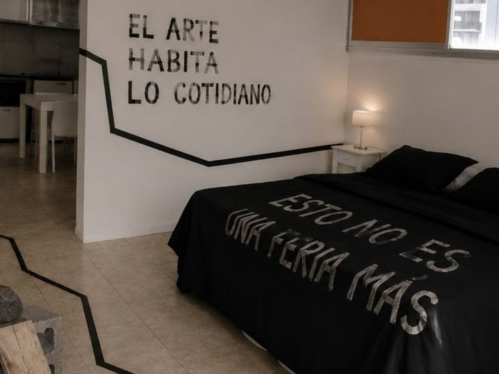 Al Hueso, doce departamentos habitados se convierten en una feria de arte en Chacarita