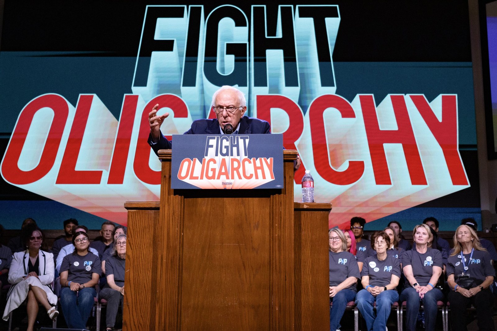 Bernie Sanders y congresistas demócratas piden explicaciones a Meta por el supuesto trato de favor a Bolsonaro