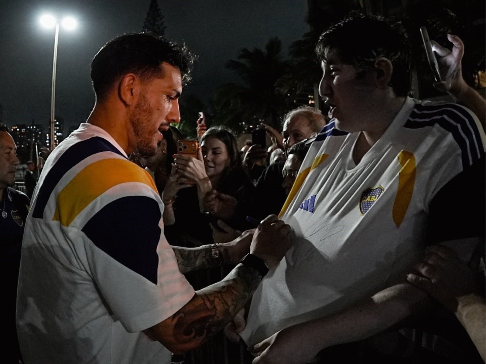 Boca llegó a Río de Janeiro con Paredes al frente de un plantel que tiene la ilusión de dar vuelta la serie ante Vasco da Gama en el Maracaná