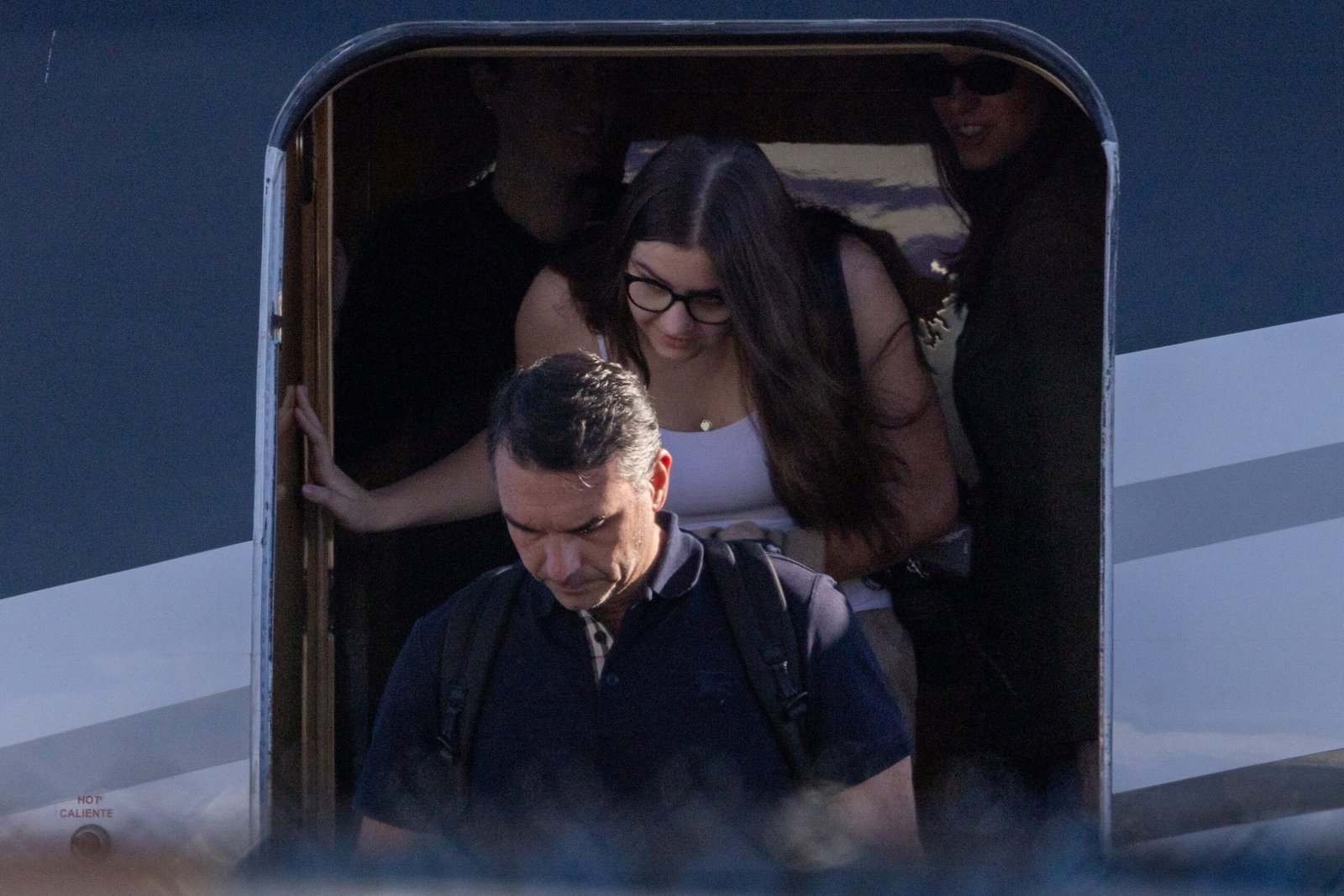 Brasil convoca a la representante argentina después de que Flávio Bolsonaro usara el país vecino para huir de Estados Unidos