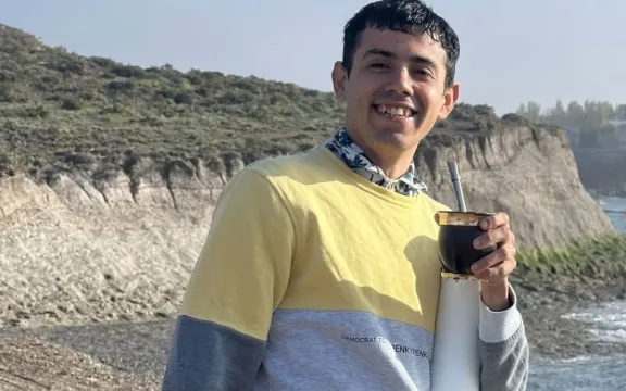 Buscan intensamente a Tomás Facundo Amaya, un joven de 27 años que fue visto por última vez en Restinga Alí