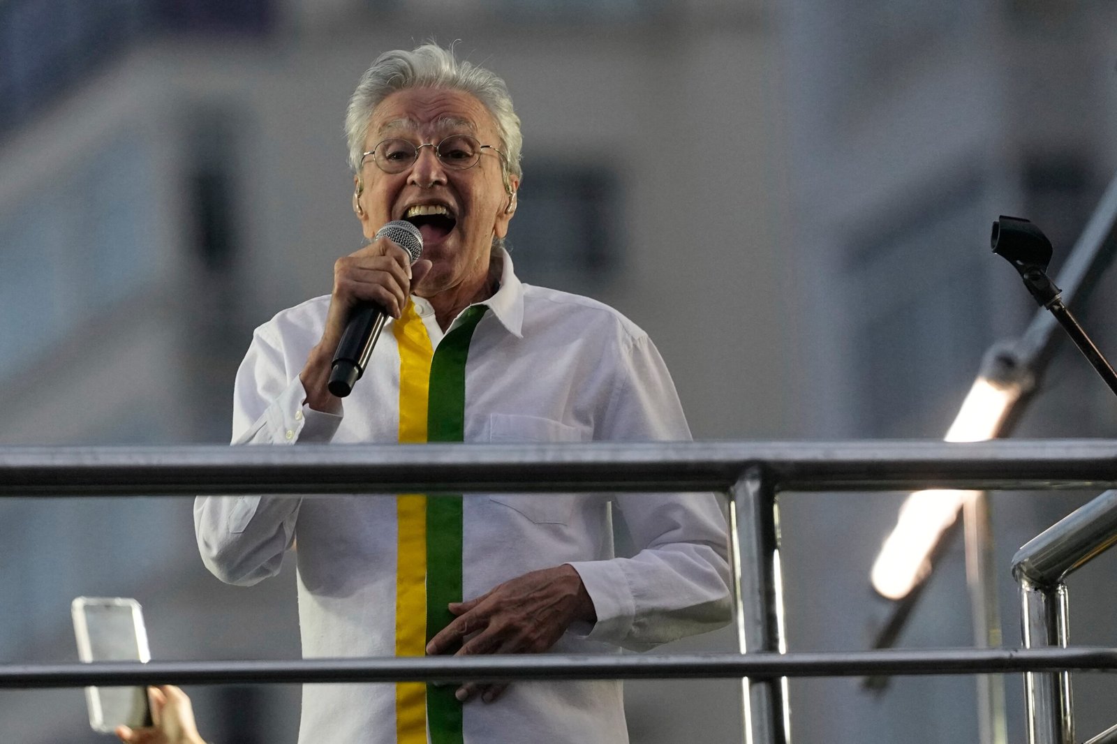 Caetano Veloso demanda a un diputado bolsonarista por llamarle “sinvergüenza” a él y a Gilberto Gil en un acto electoral