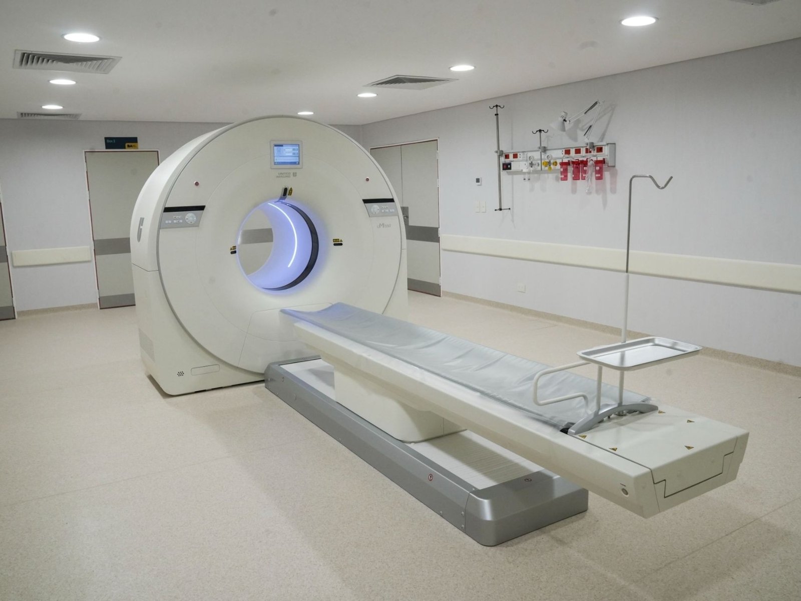 Cómo es el nuevo tomógrafo que por primera vez se va a usar para diagnosticar cáncer en un hospital de la Ciudad