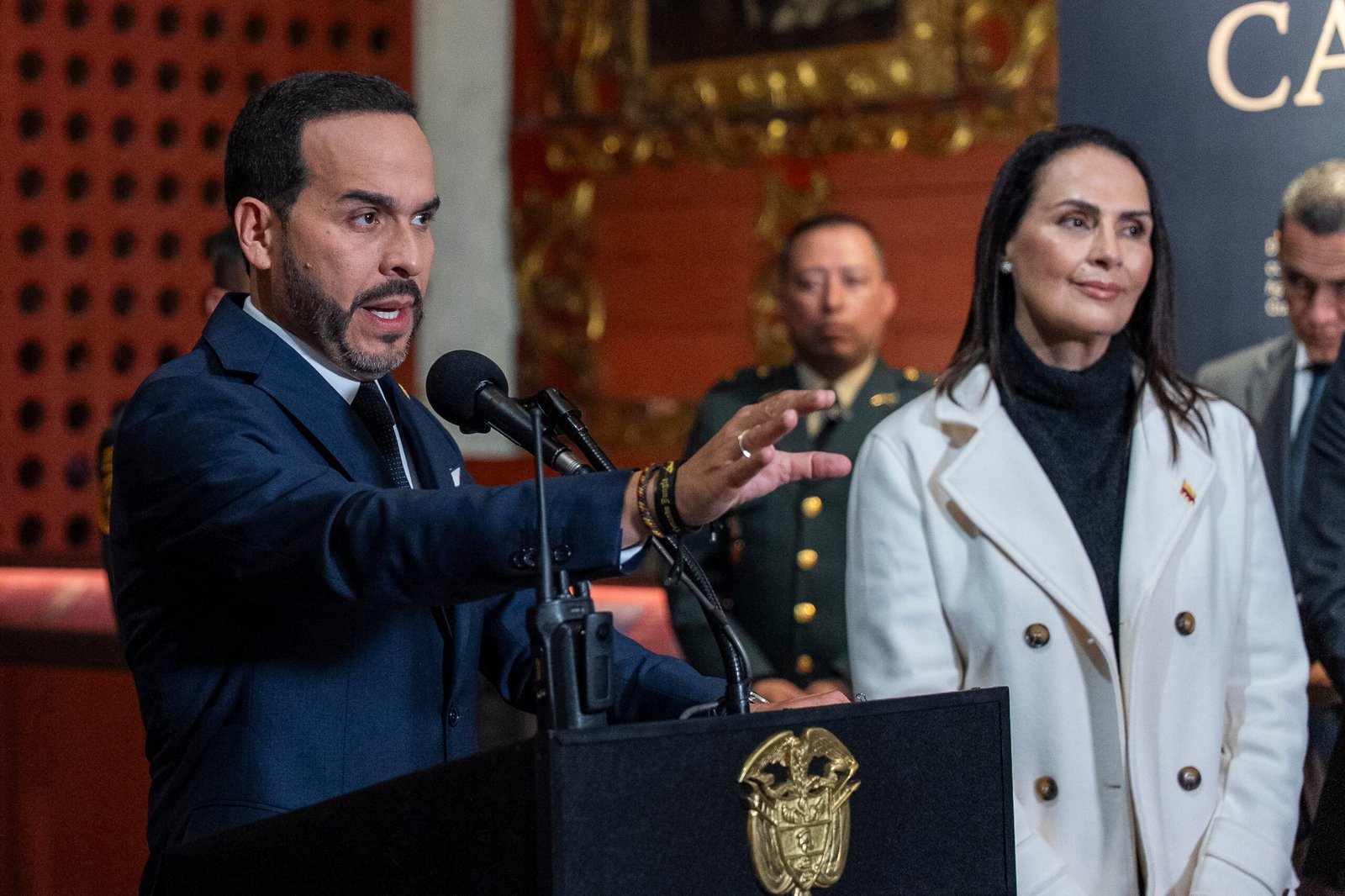 De la Espriella declara la guerra contra el ‘wokismo’ y el lenguaje inclusivo en su “contrarrevolución cultural” en Colombia