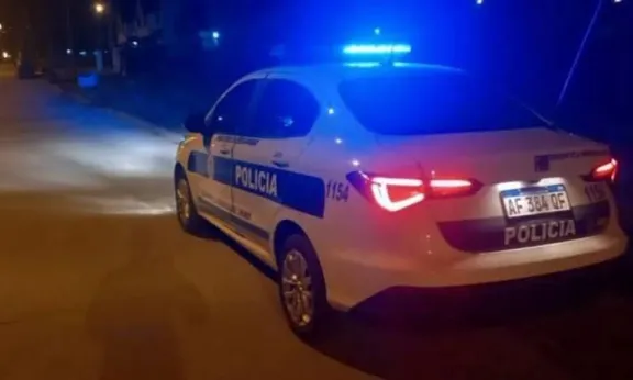 Detienen a un hombre tras una persecución policial y secuestran partes de un arma