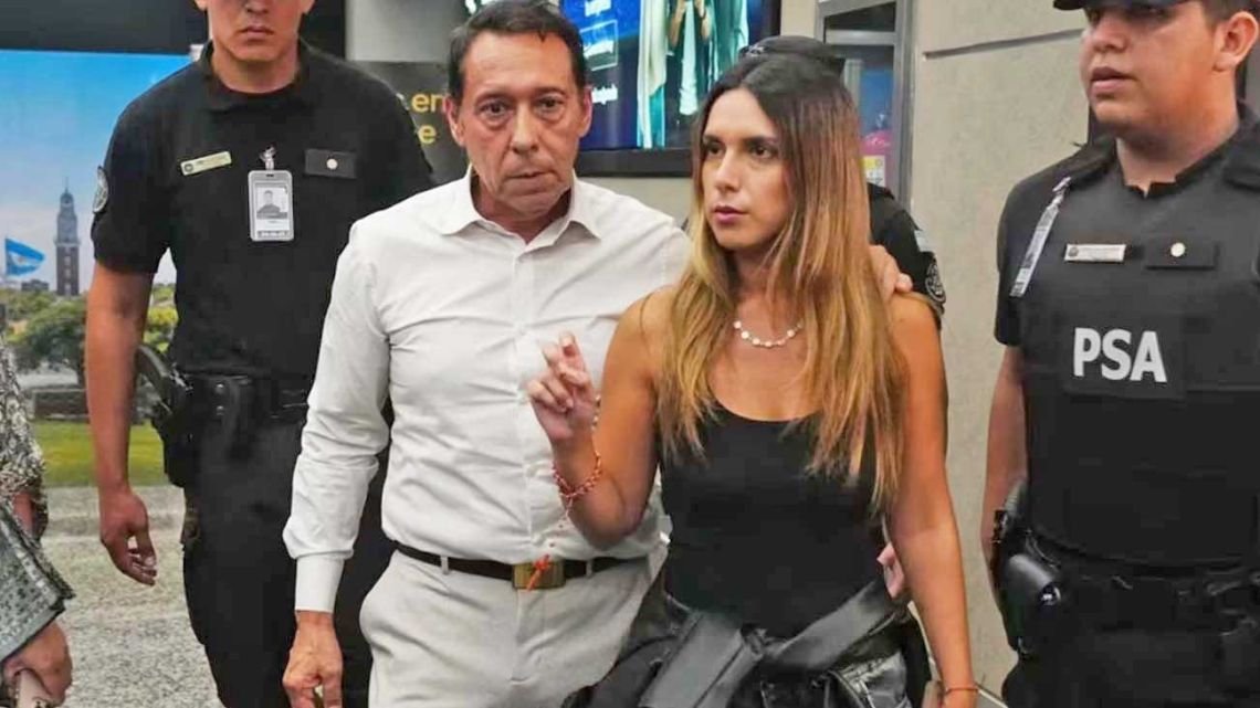 Detienen por robo al papá de la abogada acusada por racismo