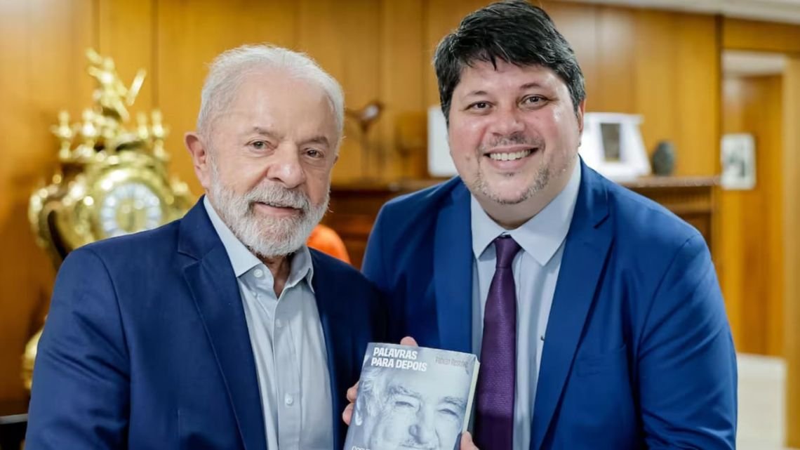 El Gobierno le prohibió el ingreso a la Argentina a un periodista brasileño que había criticado a Milei