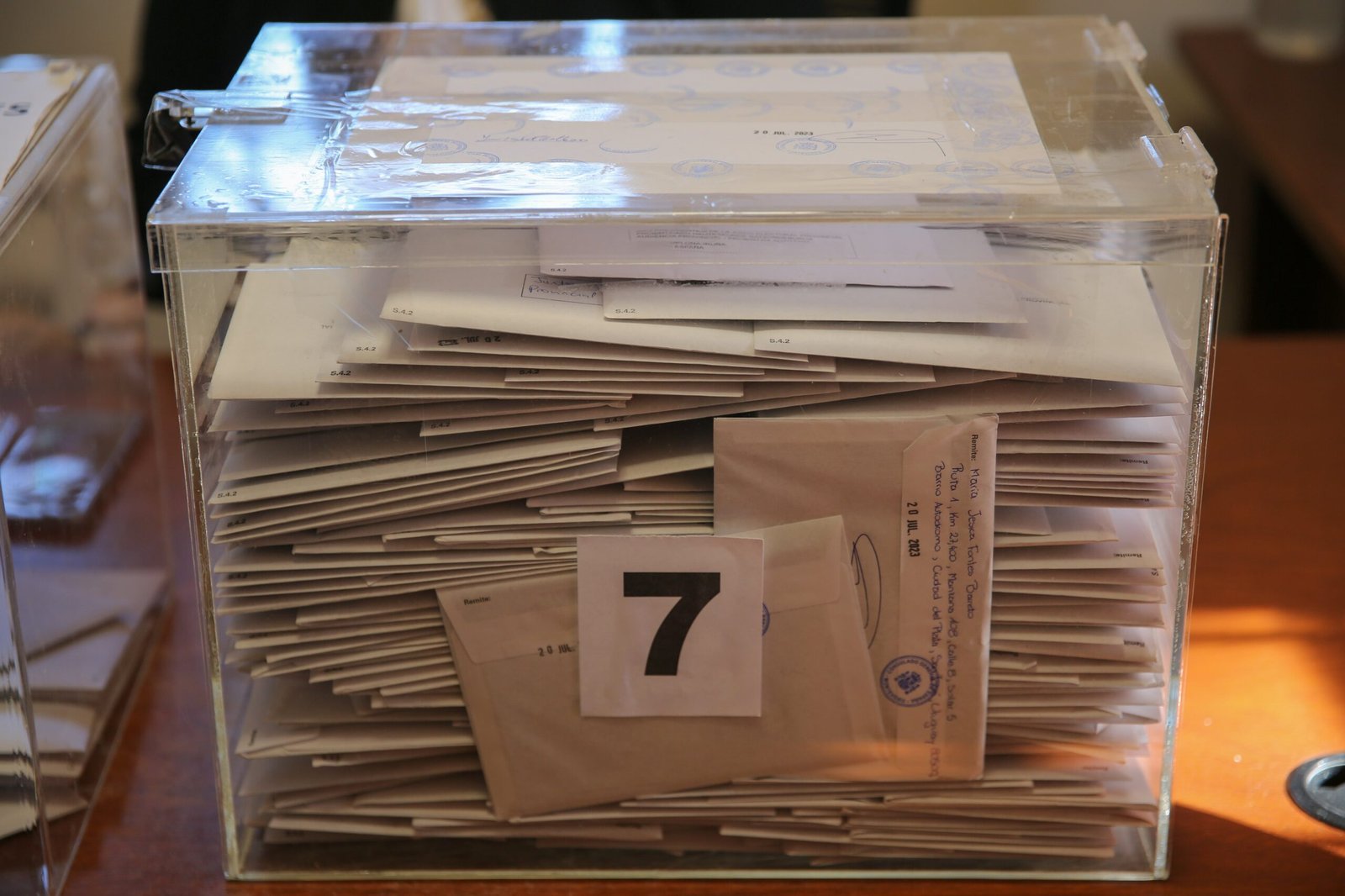 El Supremo mantiene para el 29-N la suspensión del derecho al voto de los nacionalizados por la ‘ley de nietos’