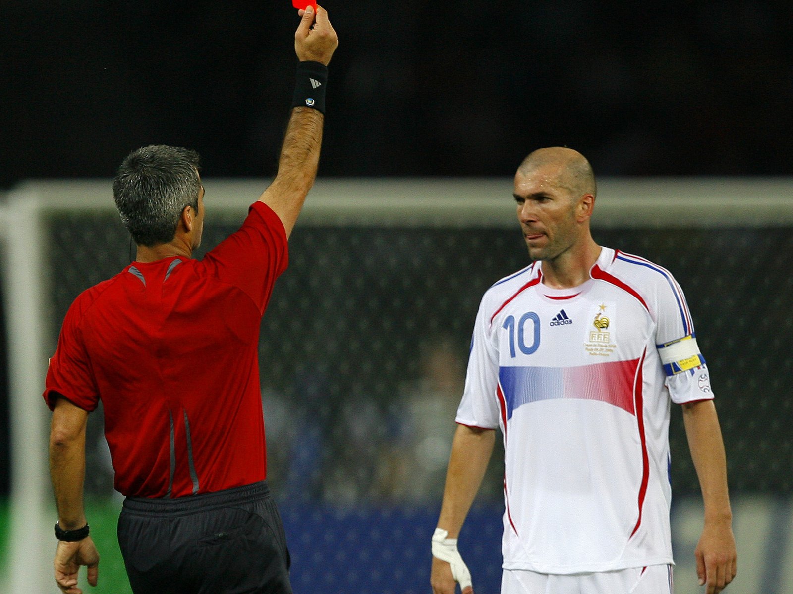 El día que Elizondo expulsó a Zidane por un cabezazo a Materazzi: el escándalo arbitral de All Boys