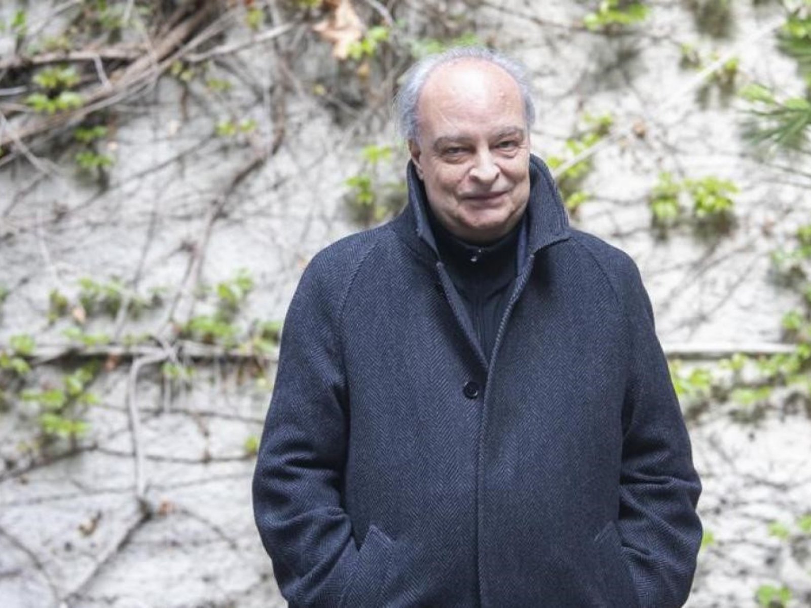 El escritor Enrique Vila-Matas ganó el Premio de las Letras 2026 en España por su trayectoria ejemplar y subversiva