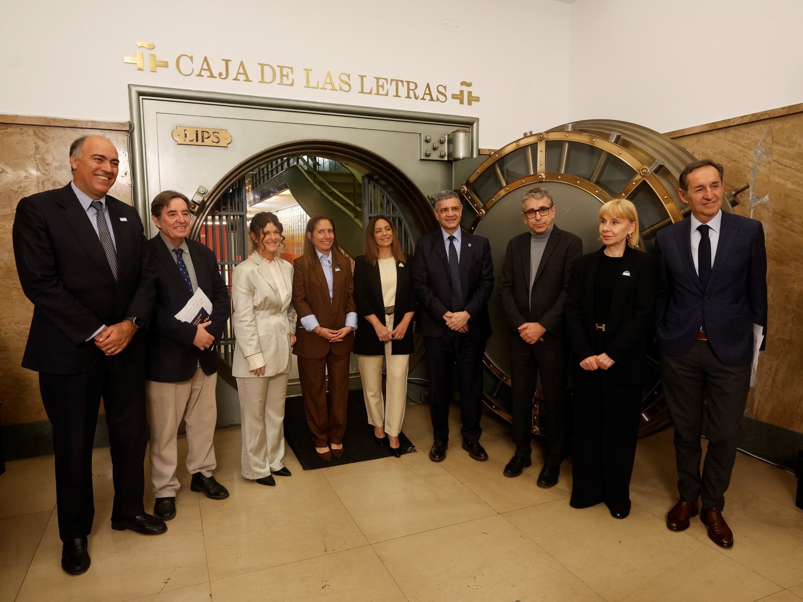 El legado de Jorge Luis Borges, incluida una corbata, en la Caja de las Letras de Madrid
