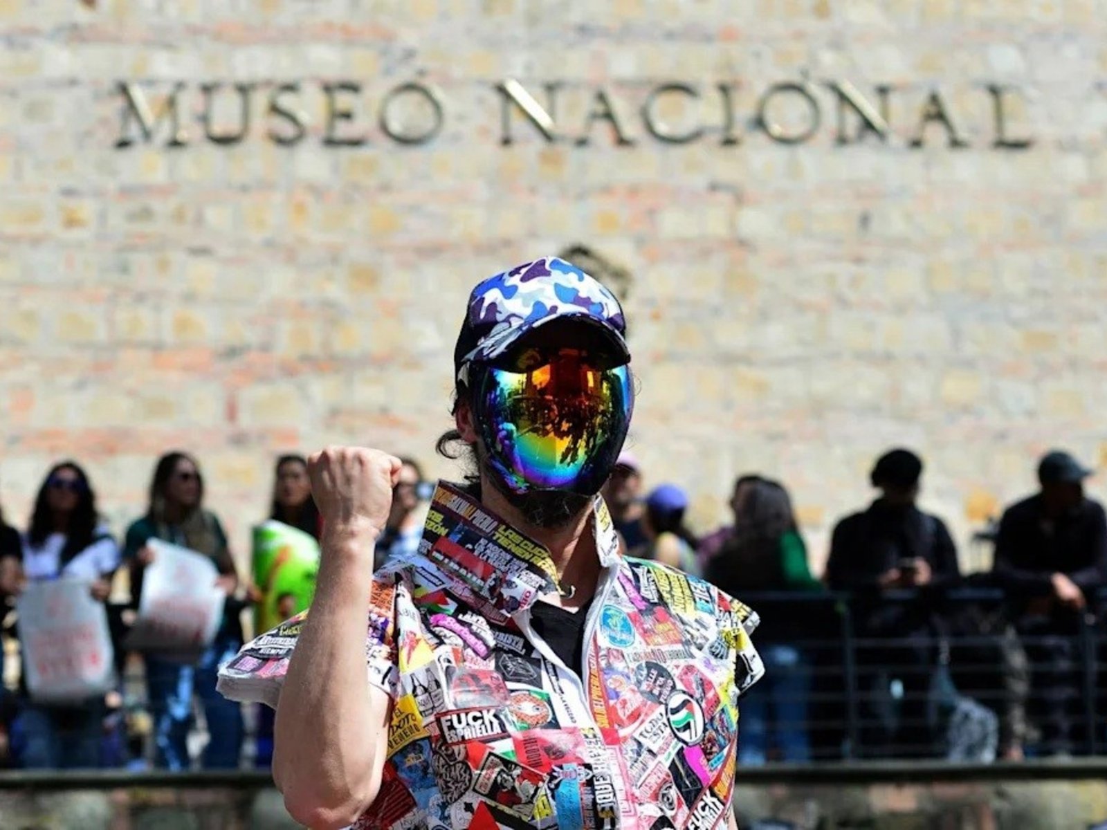 El presidente de Colombia “desterró” varias obras de un museo y la gente salió a la calle