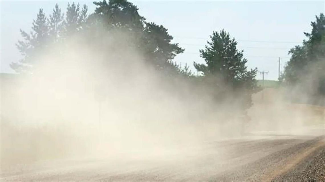 El viento Zonda azota a la región de Cuyo y produjo la suspensión total de clases este viernes en Mendoza