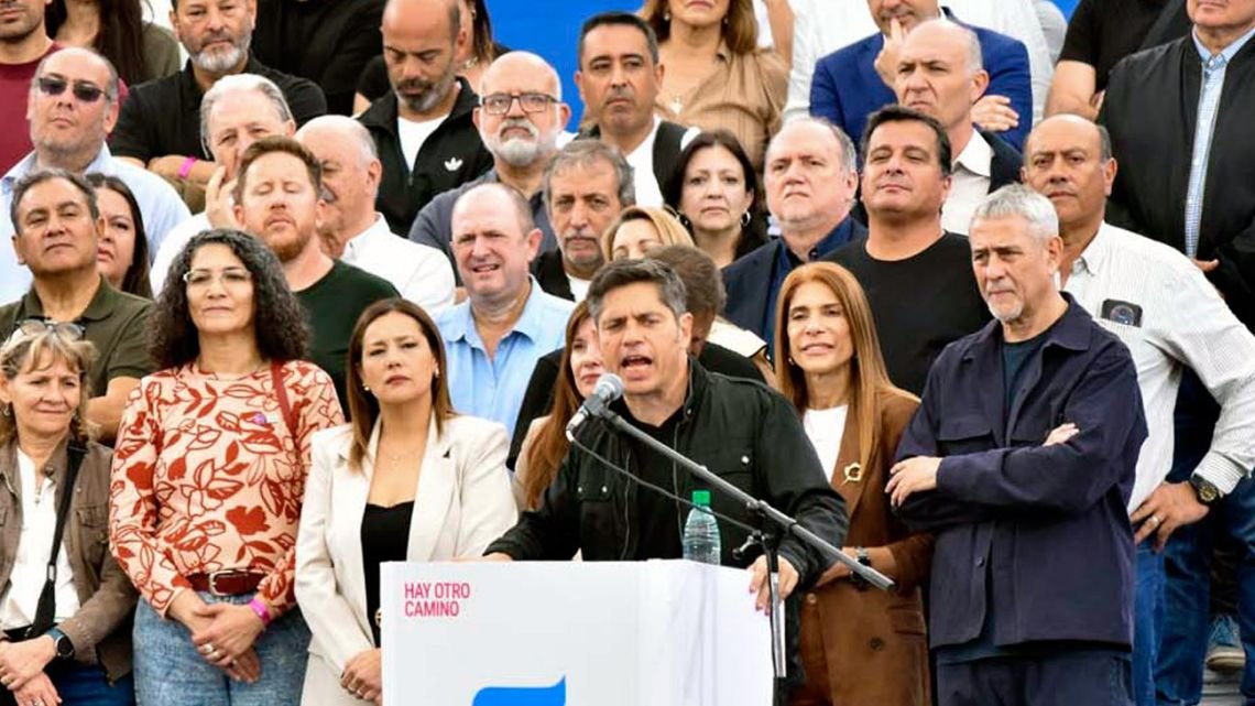 En política los enanos crecen