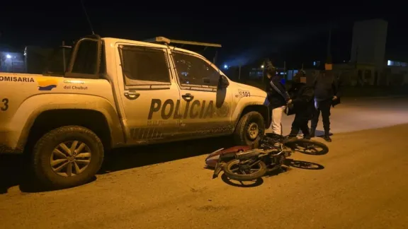 Escapó de la Policía en moto, intentó agredir a los efectivos y dio positivo de alcoholemia