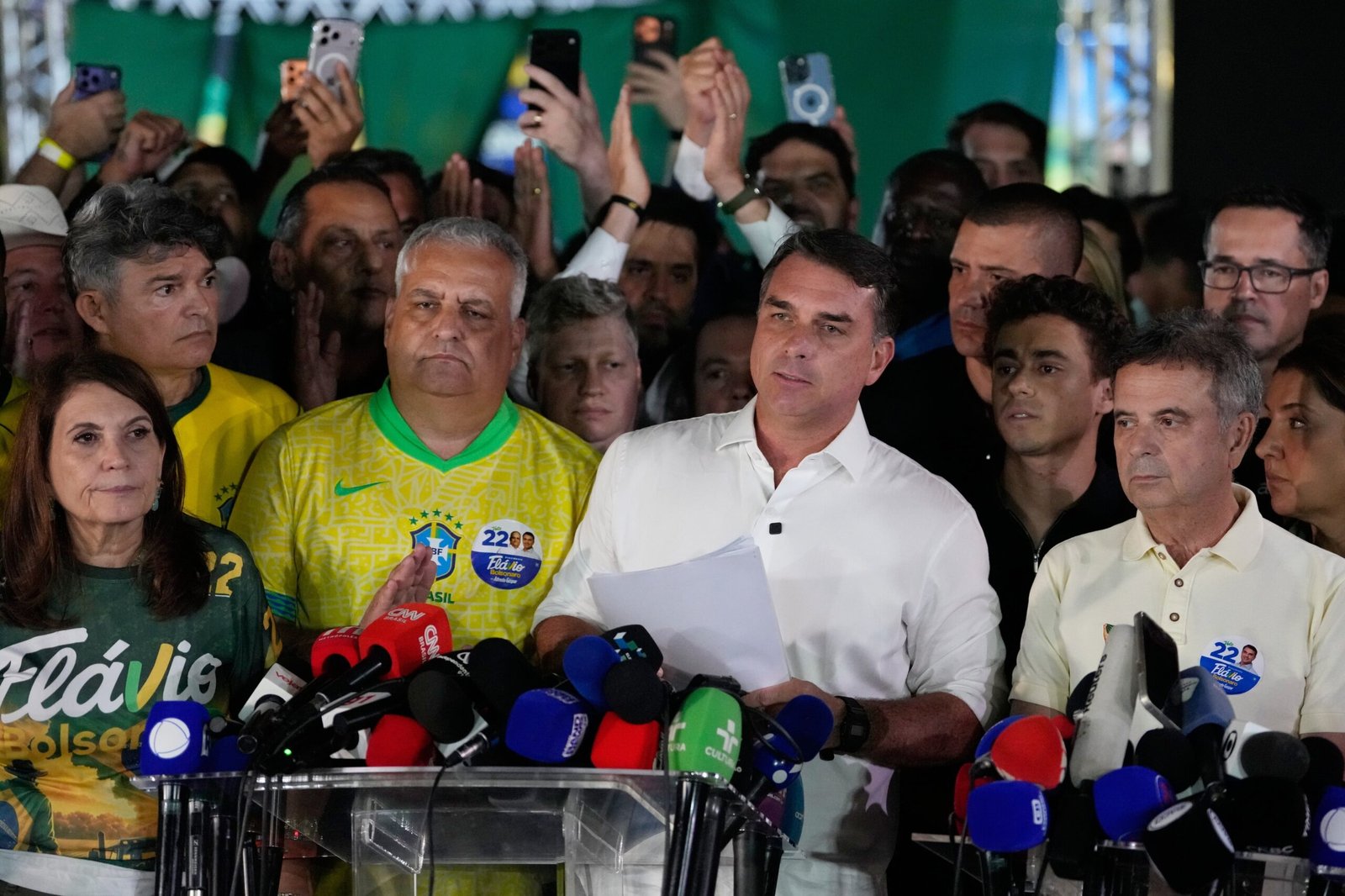 Flávio Bolsonaro huye a Estados Unidos tras su derrota electoral ante Lula