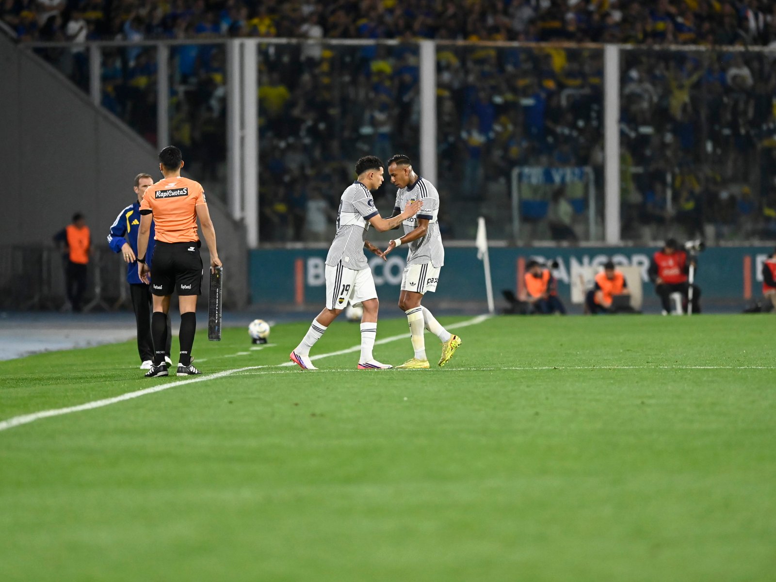 Flores o Villa, la única duda del Vasco Arruabarrena para que Boca reciba a Unión: ¿y si juegan los dos?