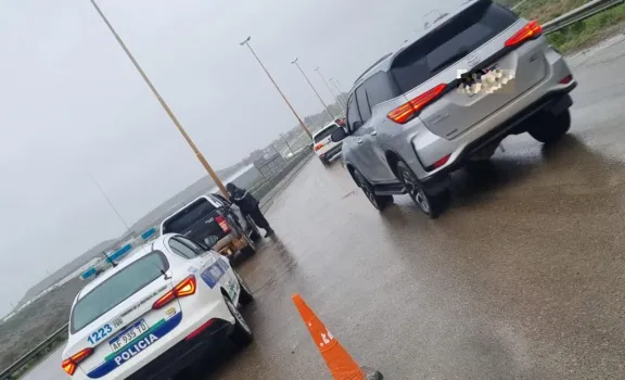 Intervención policial en el cruce de rutas 3 y 26 por un vehículo averiado