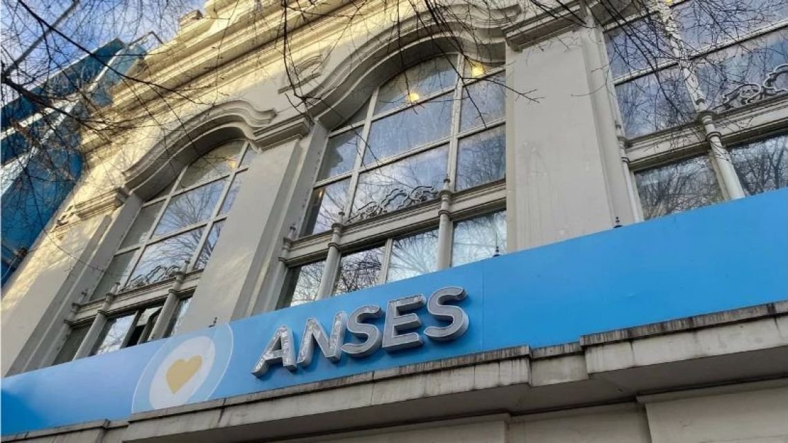 Juez federal de Córdoba declaró inconstitucional el tope a las jubilaciones docentes