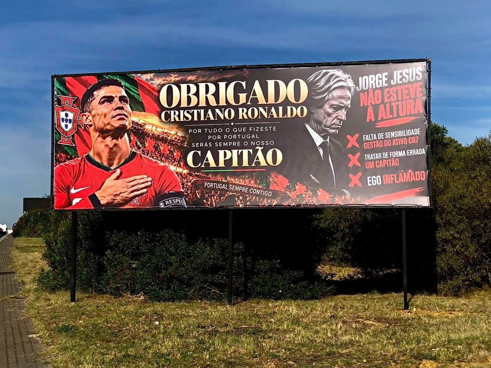 Lisboa amaneció con carteles con duras críticas al DT de Portugal