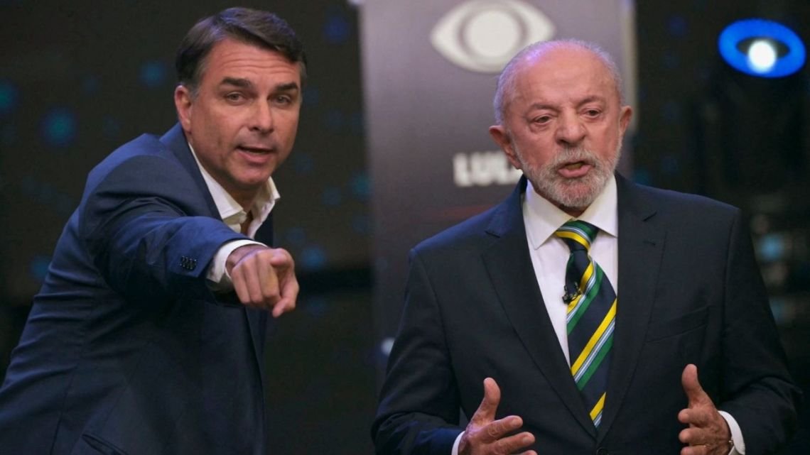 Lula y Flávio Bolsonaro: un debate con momentos de violencia y actitudes patoteras