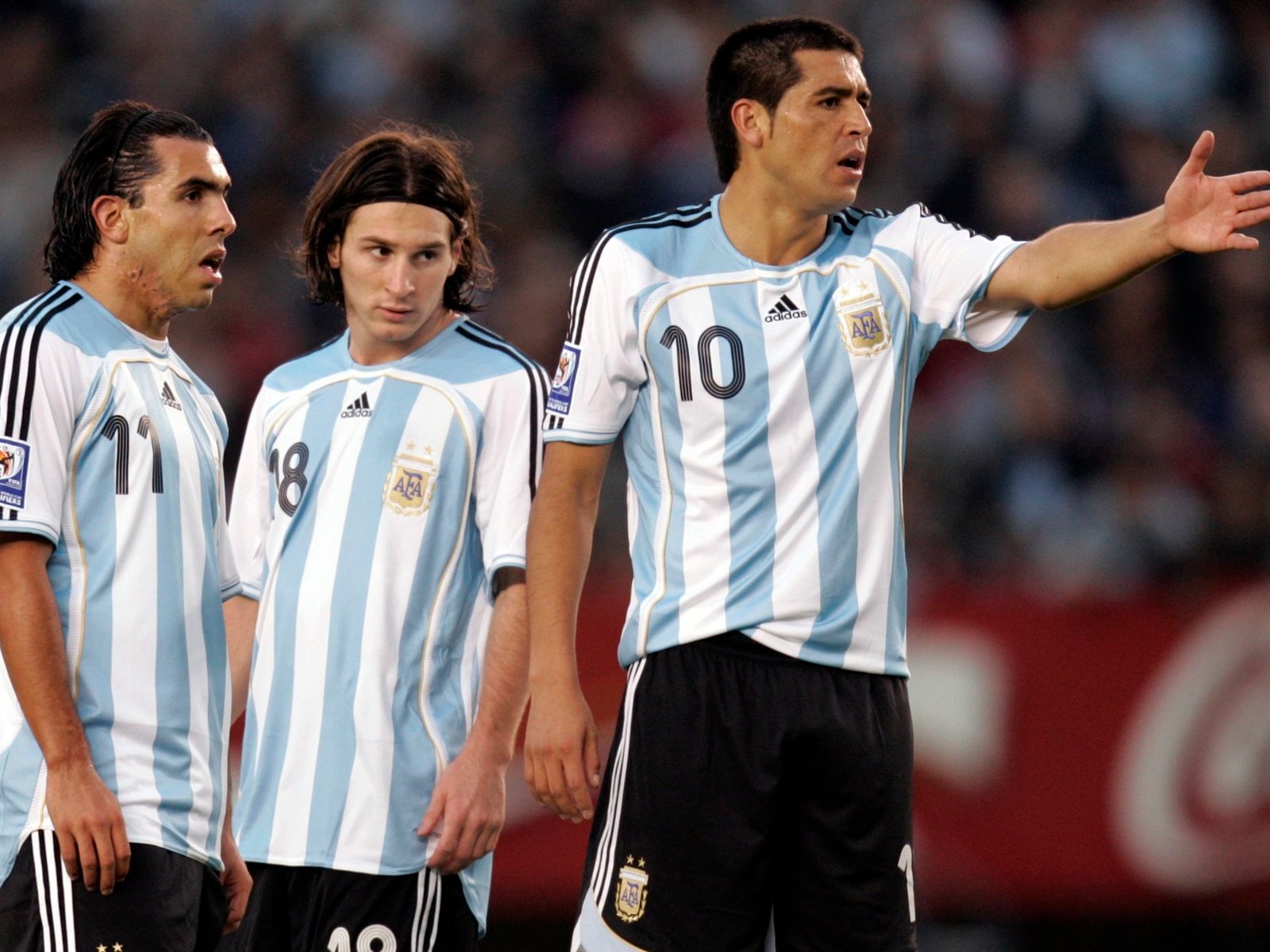 "Messi va a jugar, y Riquelme también"